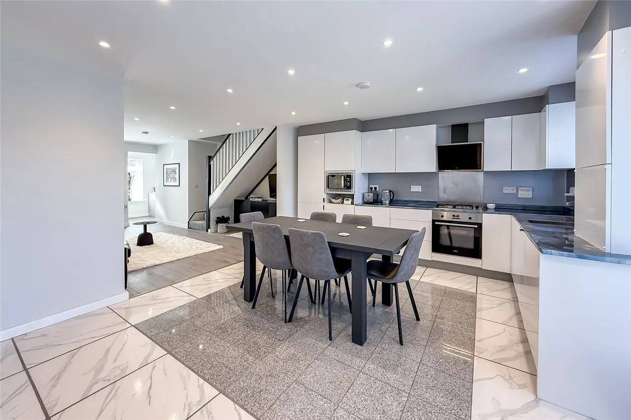 Cell Barnes Lane, St. Albans, Hertfordshire, AL1 5PZ, photo 5