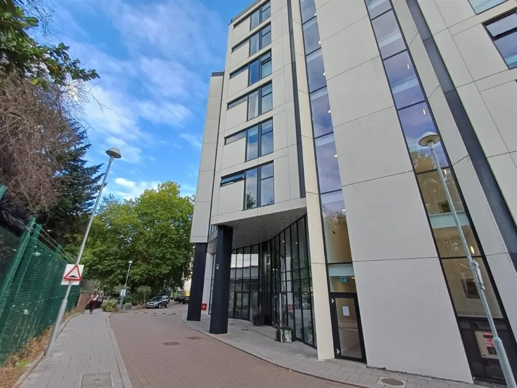 1 bed flat for sale, Colonial Drive, London, W4