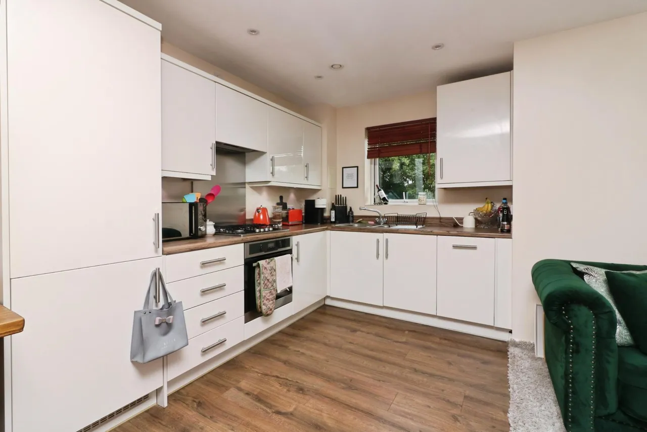 Noble Court, Drury Lane, Stevenage SG1, photo 2