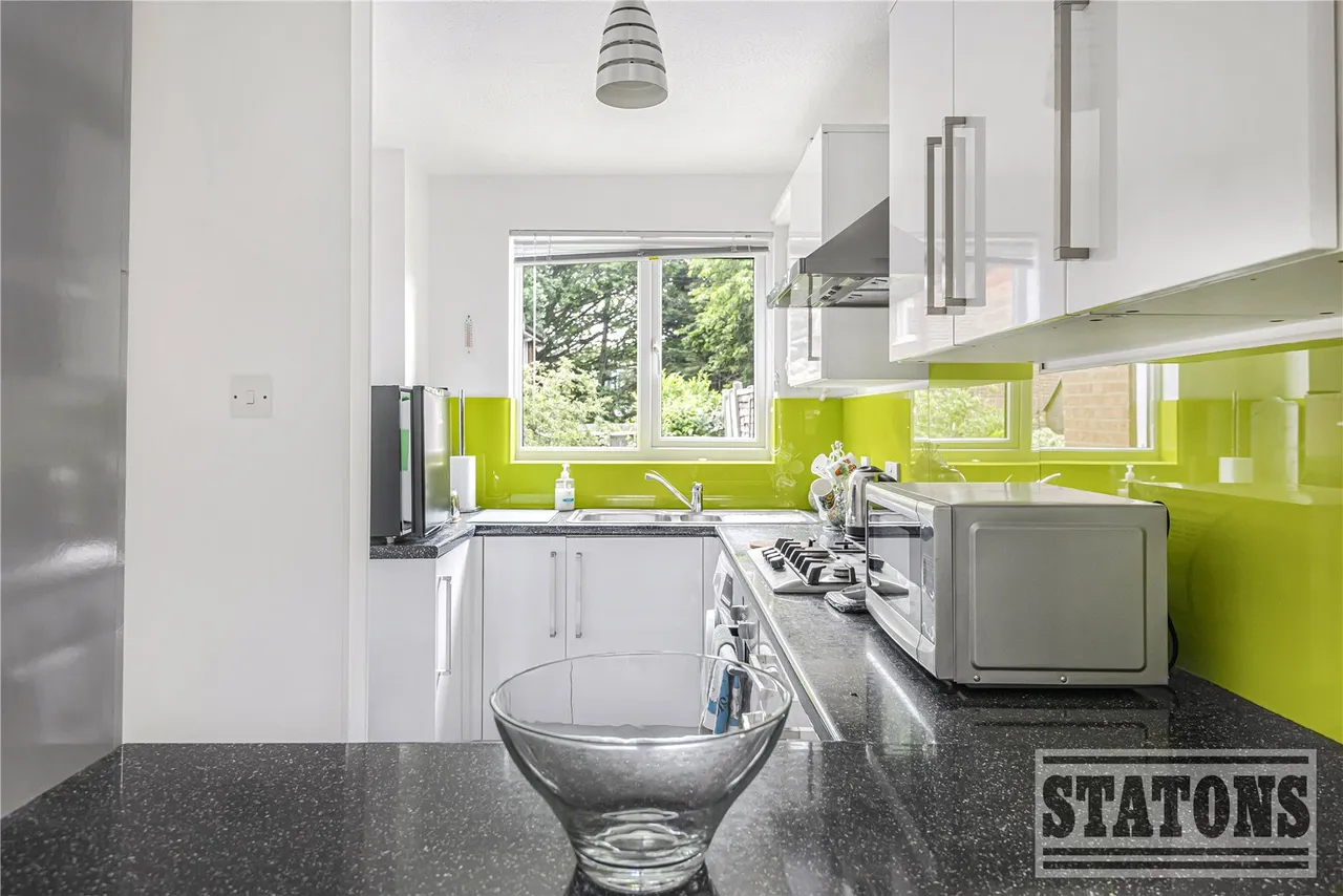 Sweets Way, London, N20 0NT, photo 6