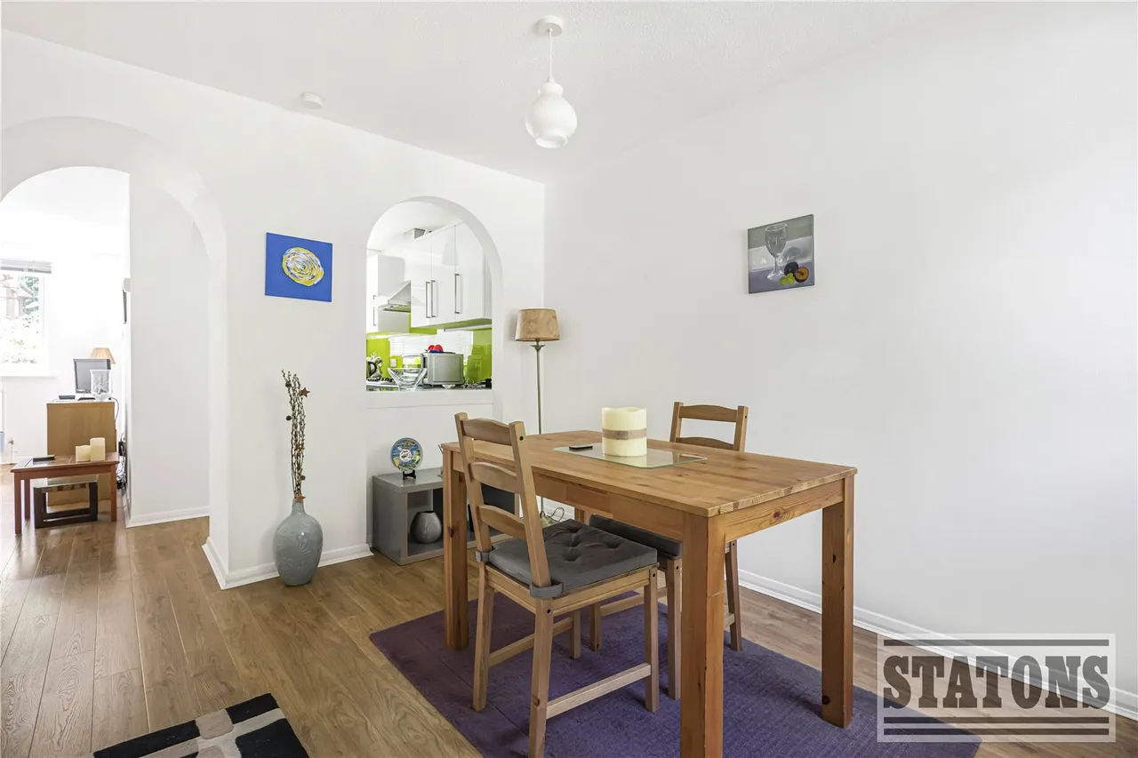 Sweets Way, London, N20 0NT, photo 2