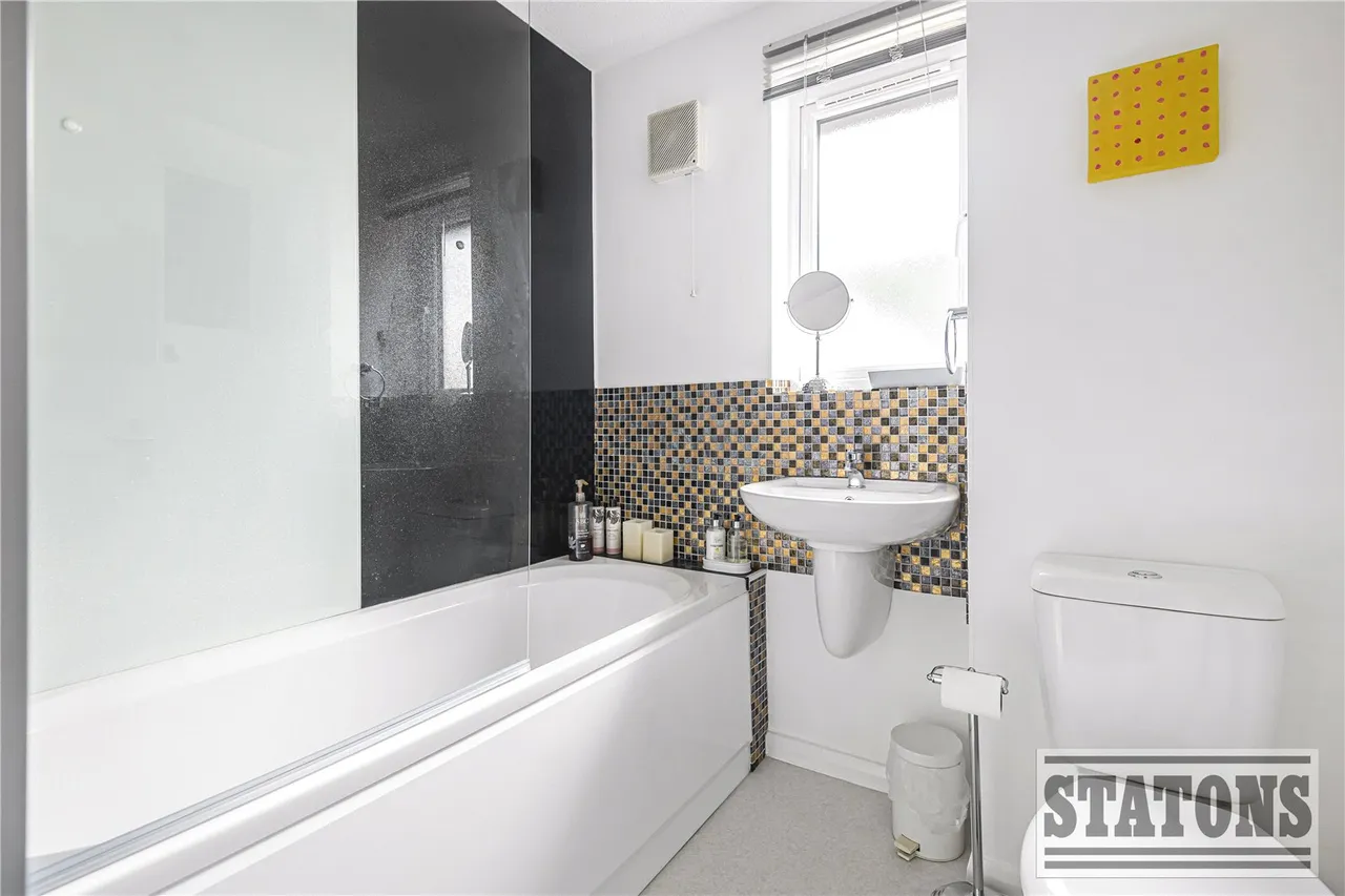 Sweets Way, London, N20 0NT, photo 11
