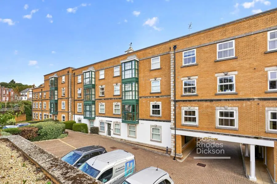 Medina Gardens, Cowes, PO31, photo 13