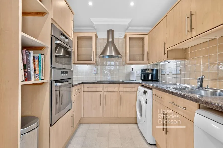 Medina Gardens, Cowes, PO31, photo 5