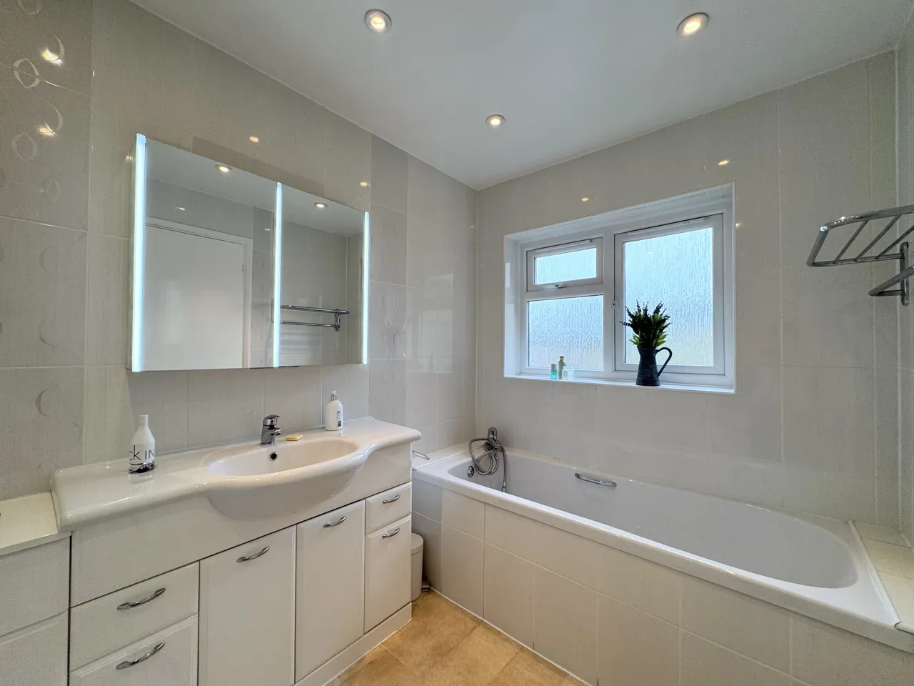 Lodge Close, Edgware, HA8, photo 4