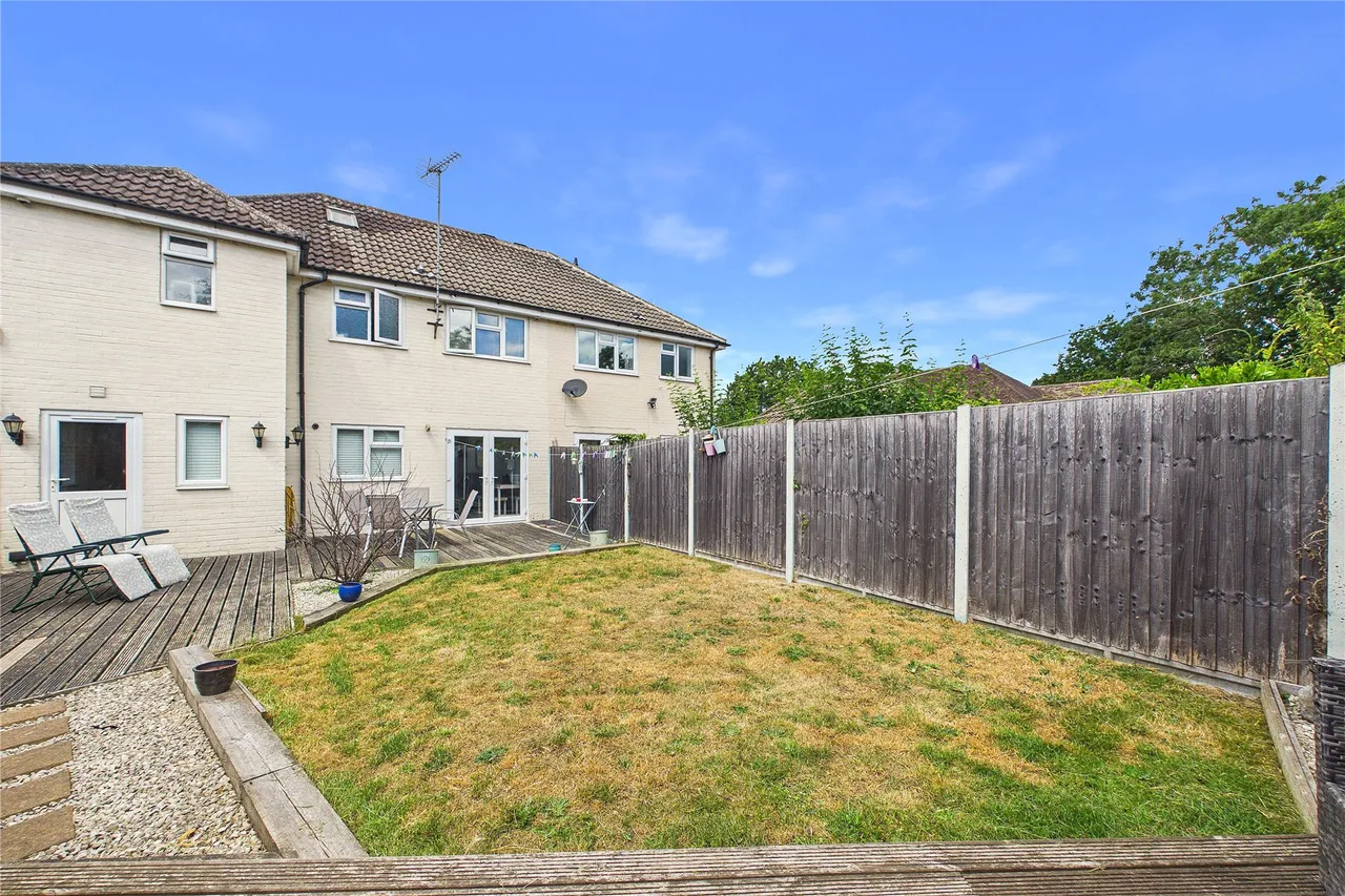 Christie Close, Lightwater, GU18, photo 3