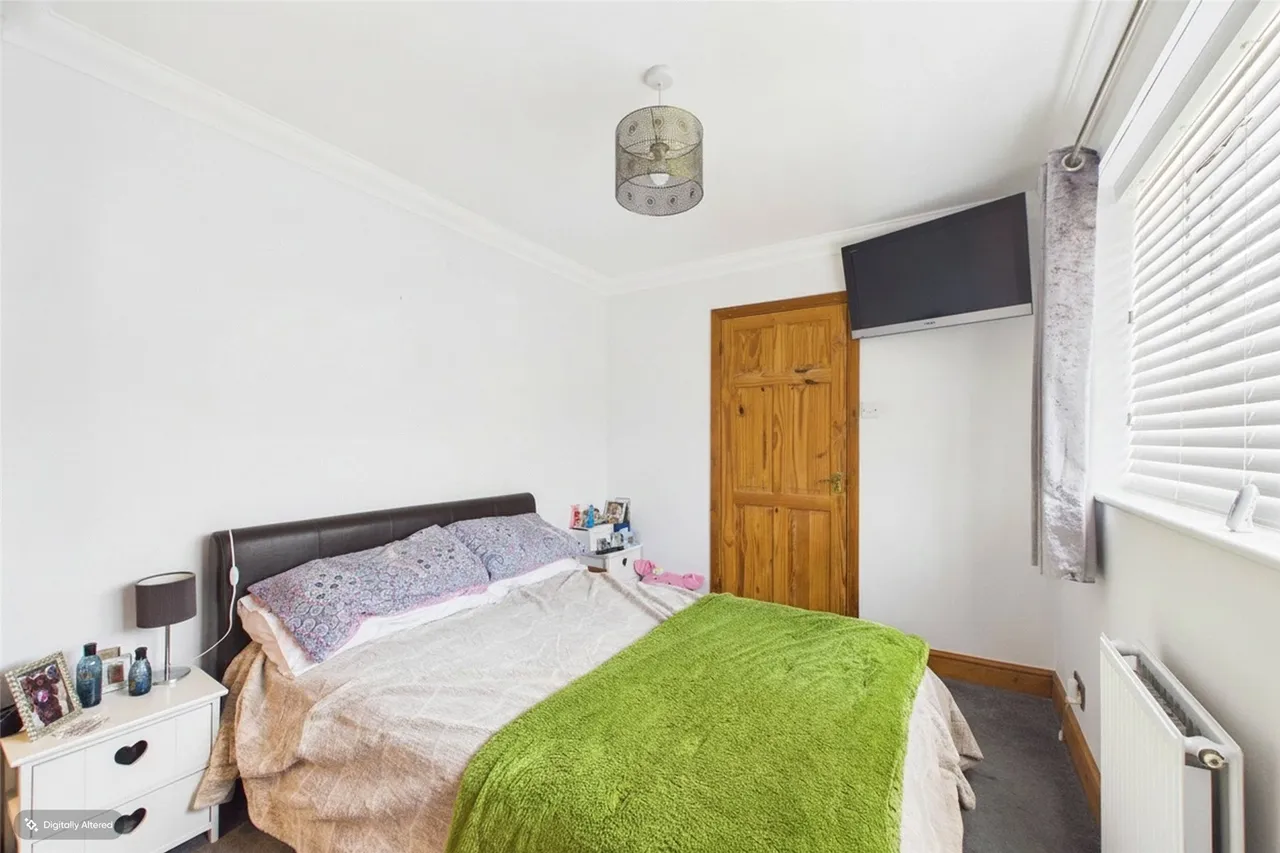 Christie Close, Lightwater, GU18, photo 6