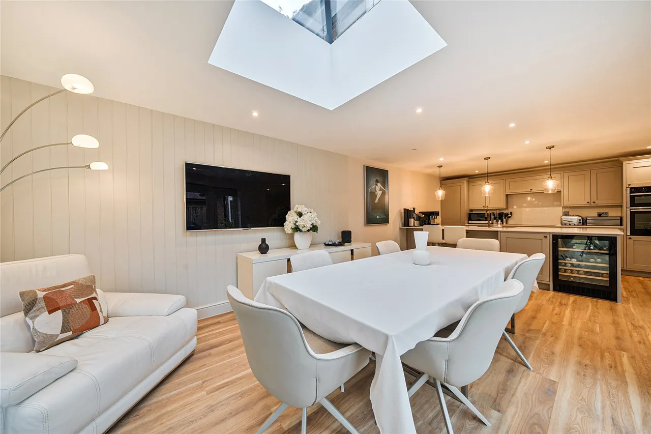 Clandon Road, Send, GU23, photo 4