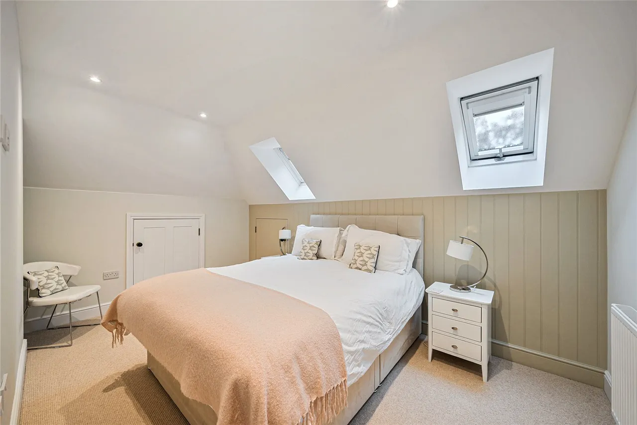 Clandon Road, Send, GU23, photo 16