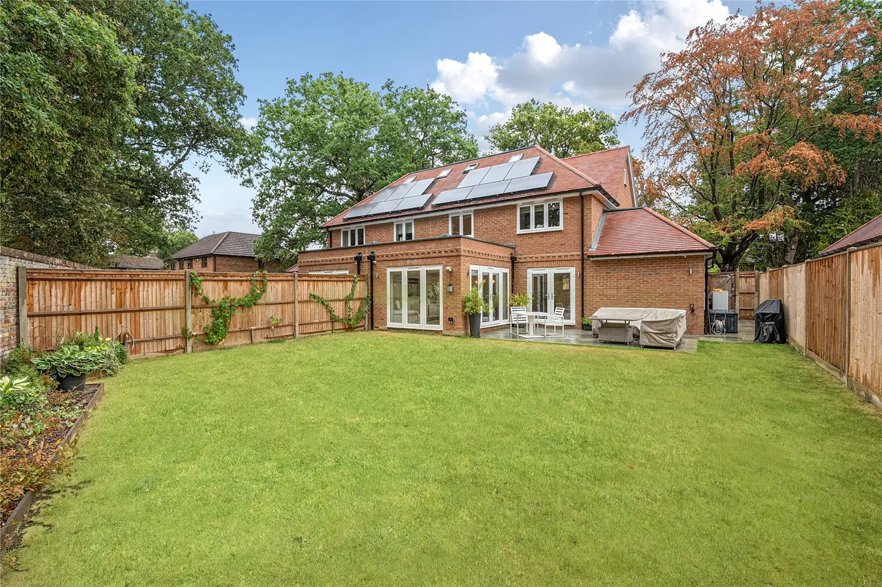 Clandon Road, Send, GU23, photo 19