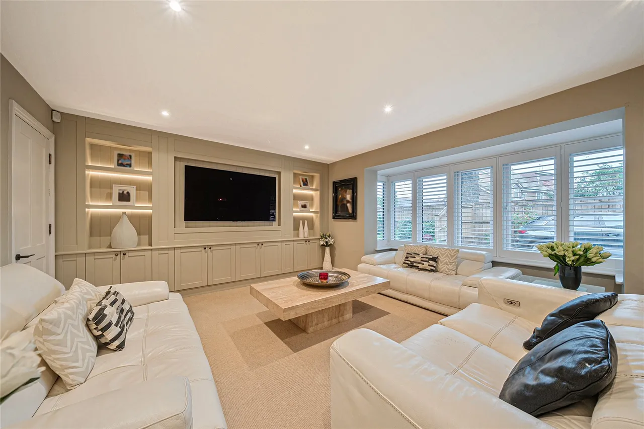 Clandon Road, Send, GU23, photo 2