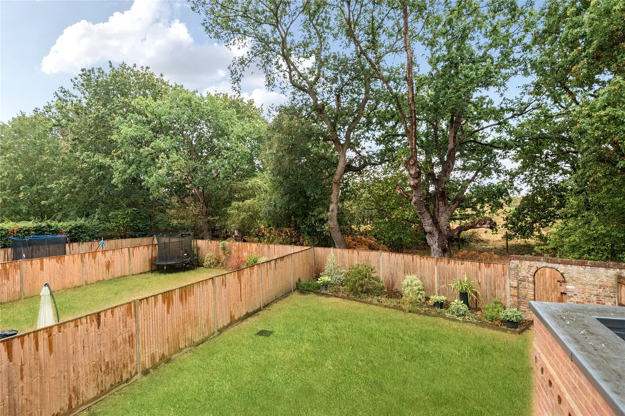 Clandon Road, Send, GU23, photo 18