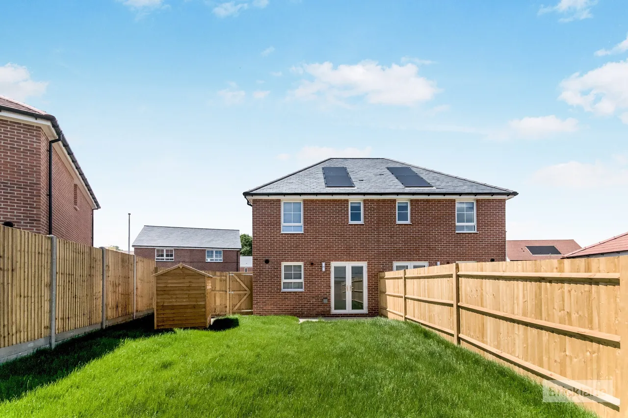 Tangmere Road, Hailsham, BN27, photo 9