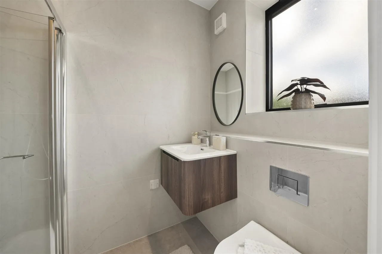 Field Road, Feltham, photo 12