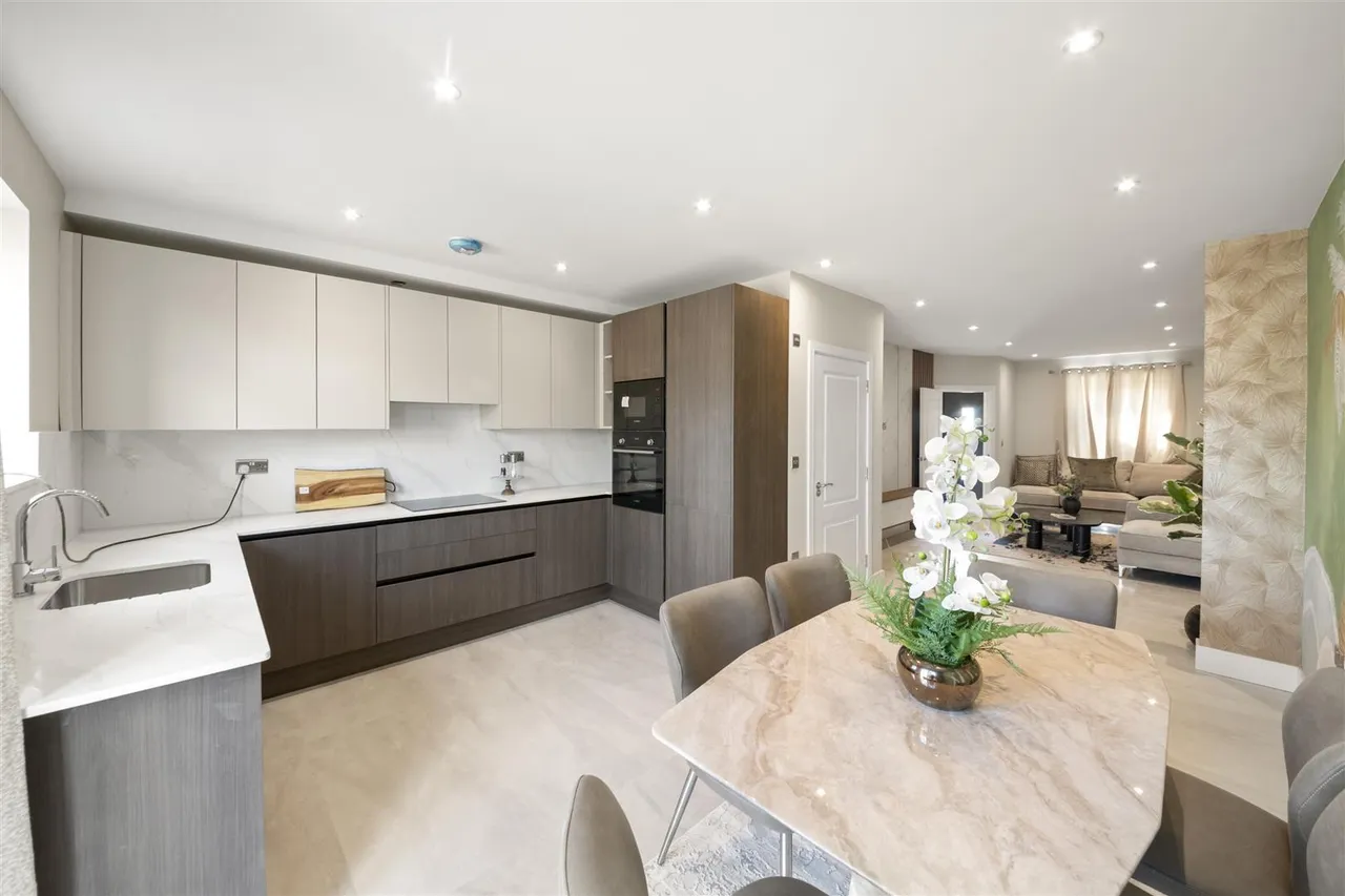 3 bed house for sale, Field Road, Feltham