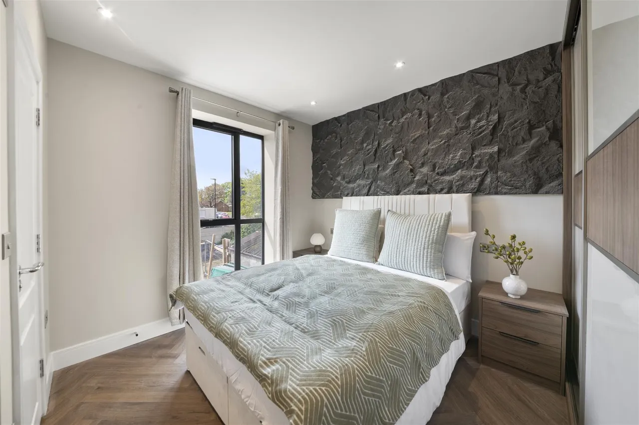 Field Road, Feltham, photo 9