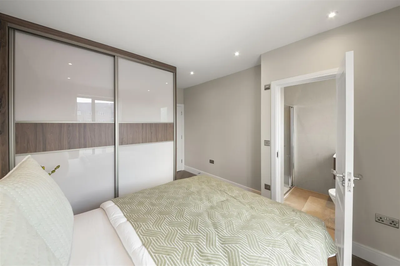 Field Road, Feltham, photo 10