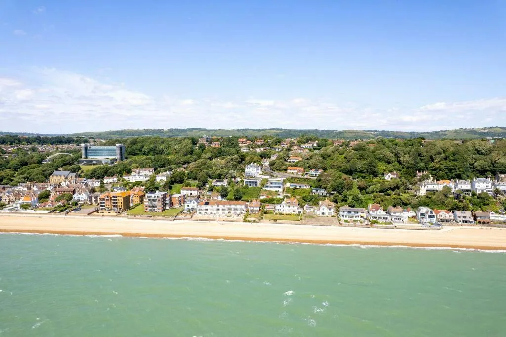Vicarage Road, Sandgate, CT20, photo 21