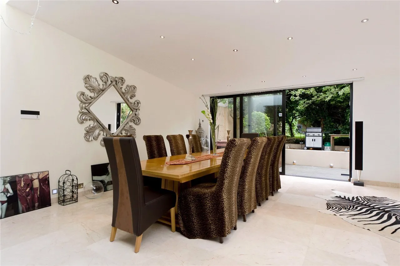 Sutherland Grove, London, SW18, photo 13