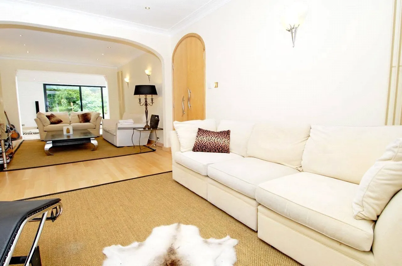 Sutherland Grove, London, SW18, photo 4