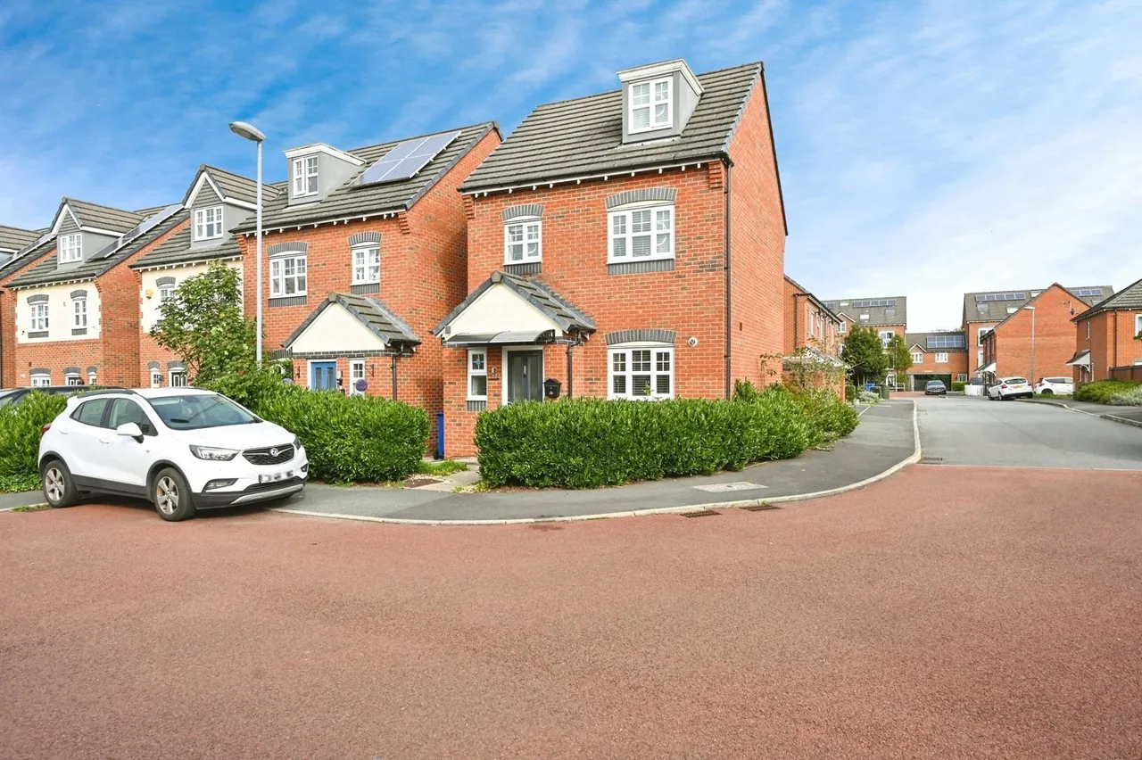 3 bed house for sale — Calgarth Avenue, Warrington, Cheshire, WA5