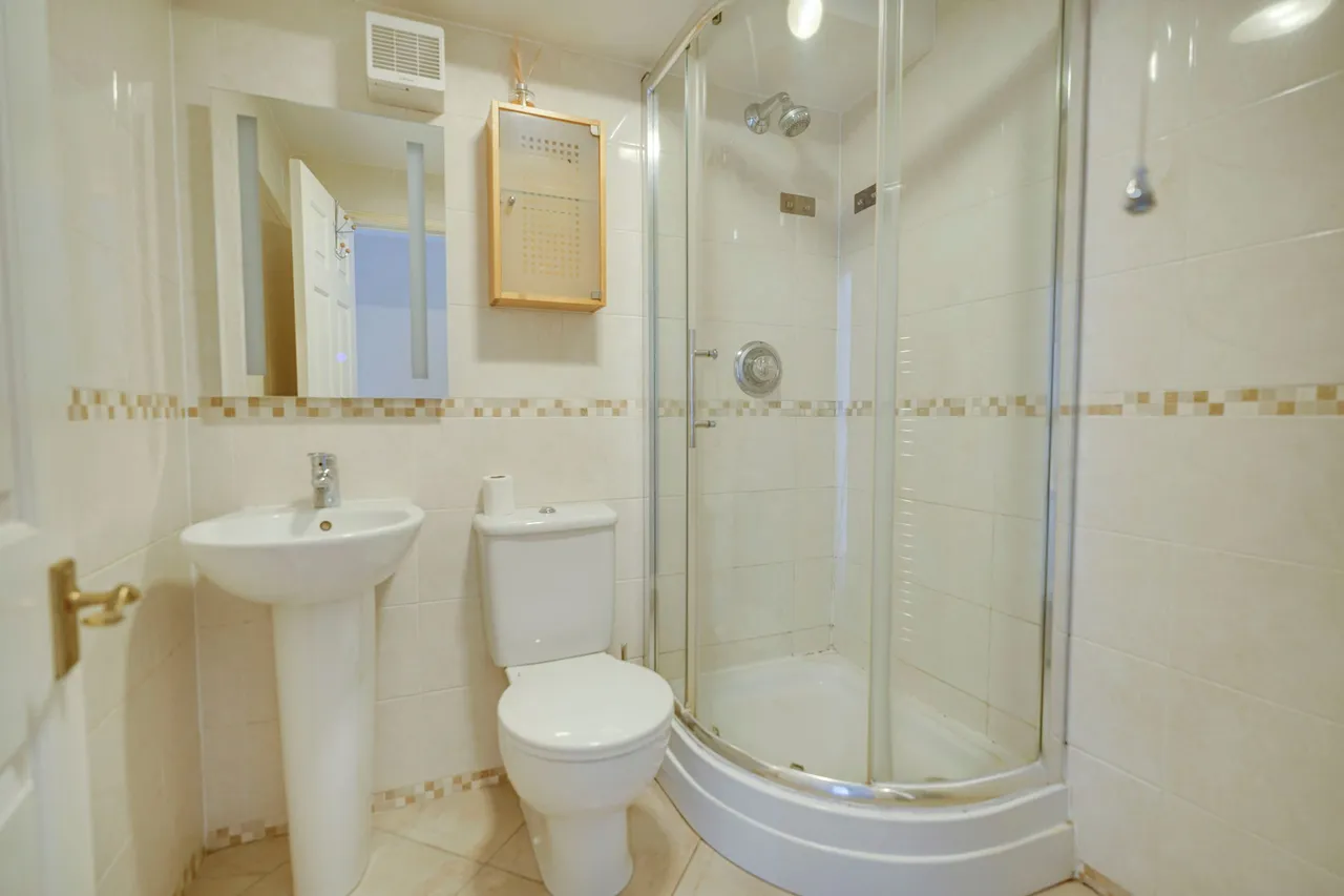 Sheering Lower Road, Sawbridgeworth, CM21, photo 7
