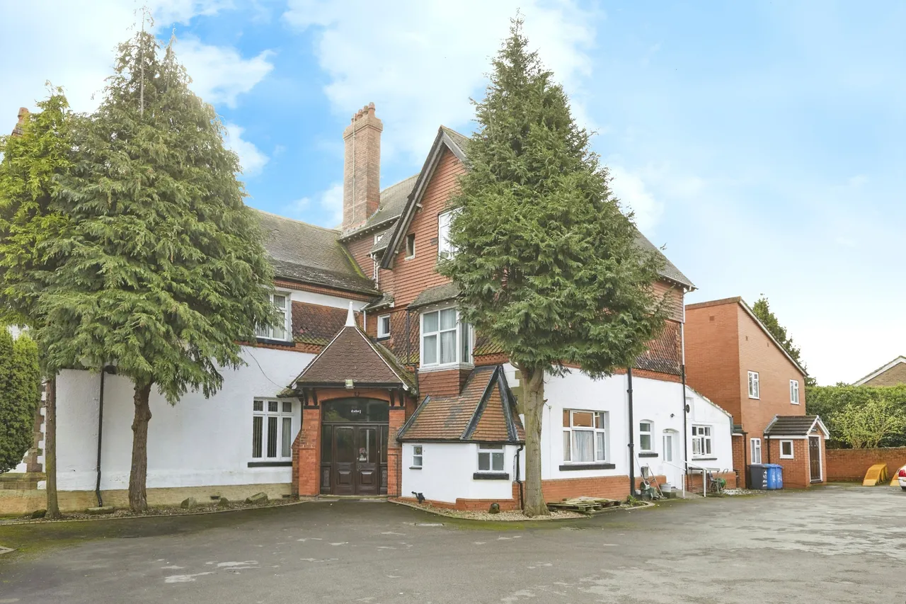 22 bed house for sale, Burton Road, Derby, DE23
