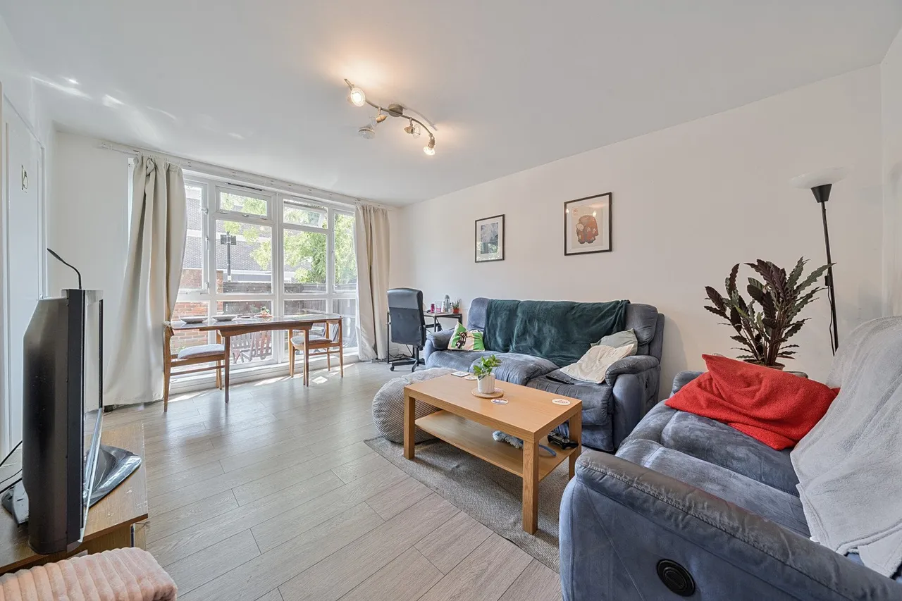 Slade Walk, SE17, photo 2