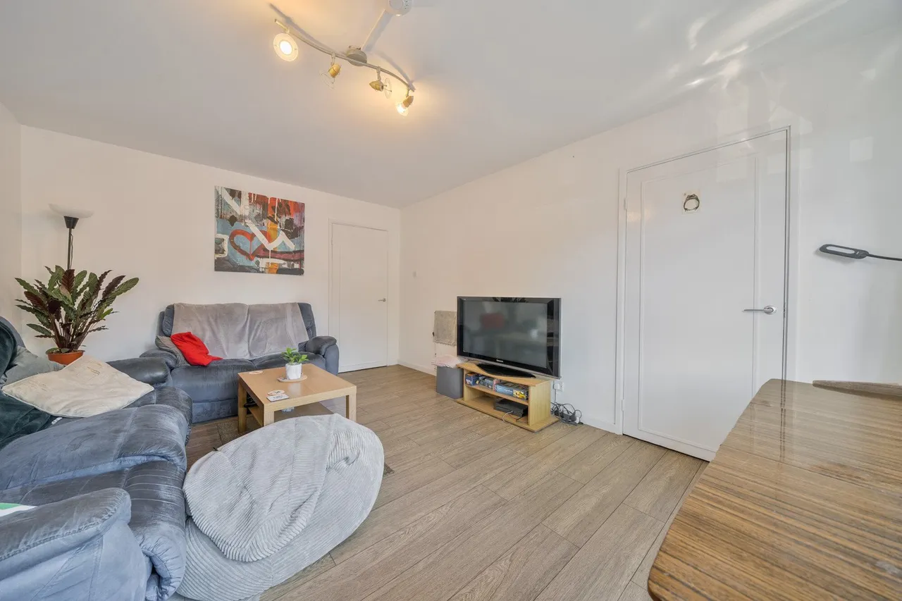 Slade Walk, SE17, photo 10