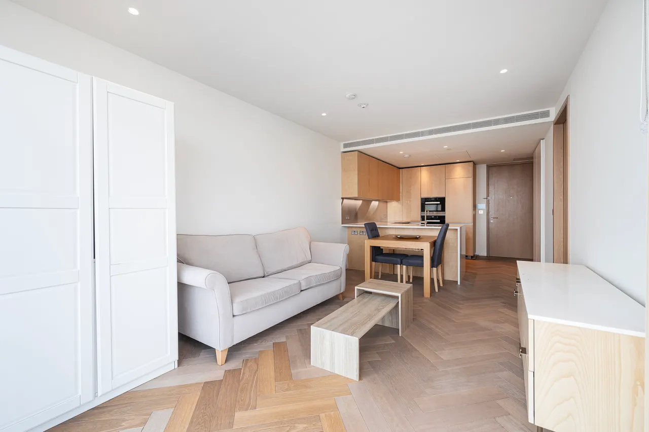 Flat 3105, 2 Principal Tower, London, photo 8