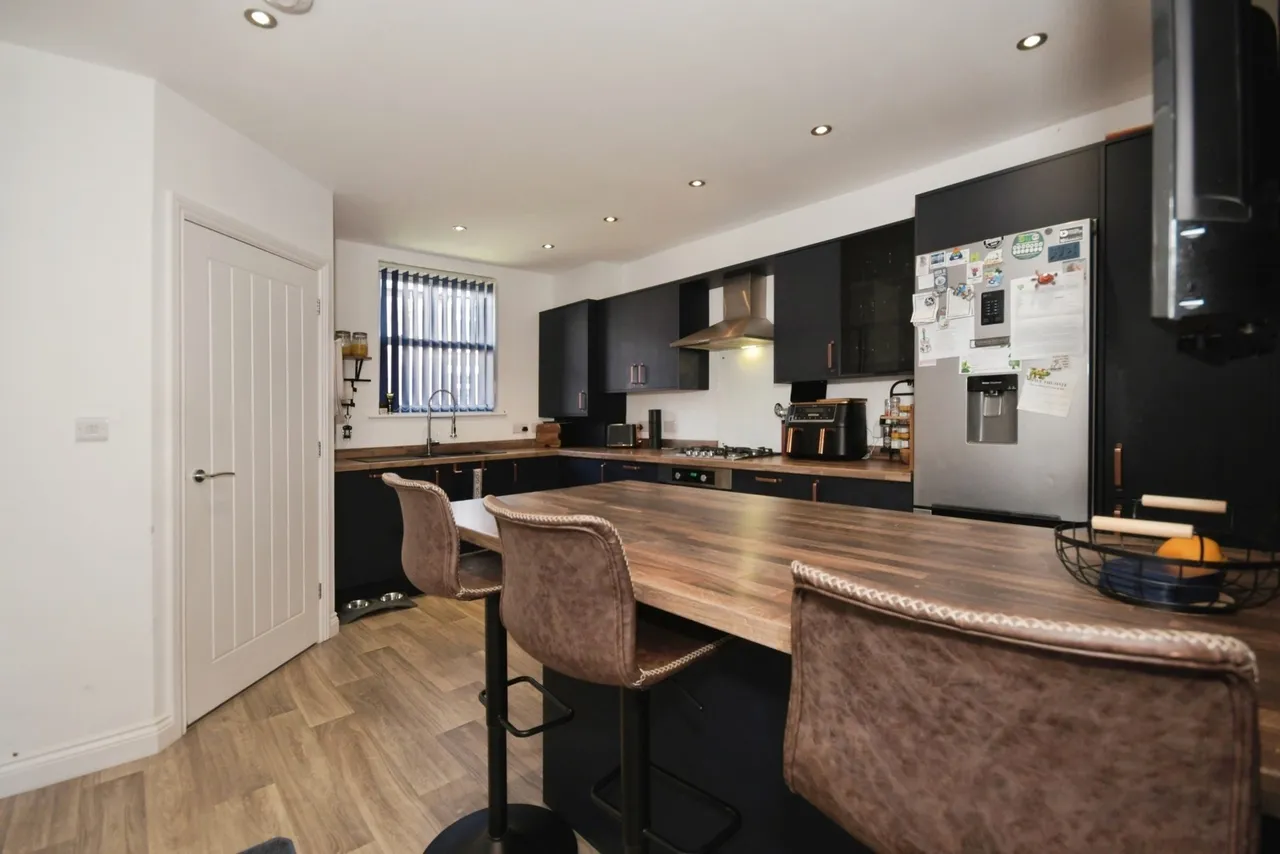 Sydney Street, CHESTERFIELD, Derbyshire, S40, photo 3