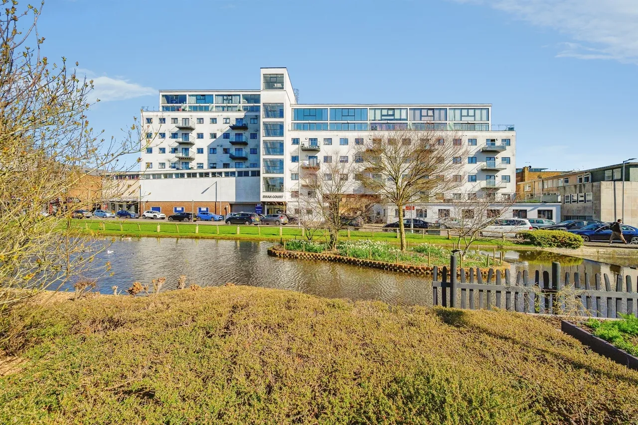2 bed flat for sale — Waterhouse Street, Hemel Hempstead
