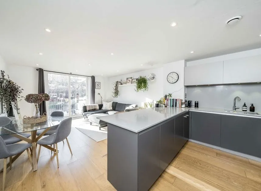Gideon Road, Battersea, SW11, photo 2