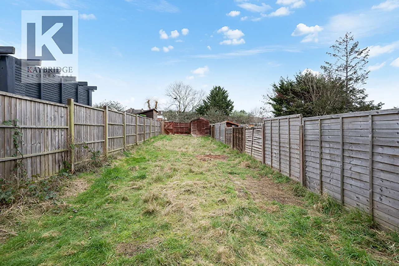 Stoneleigh Avenue, Worcester Park, KT4, photo 8