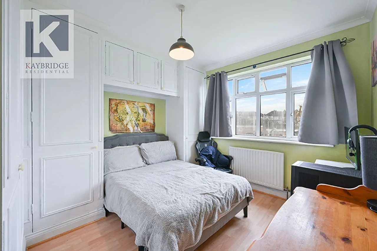 Stoneleigh Avenue, Worcester Park, KT4, photo 11