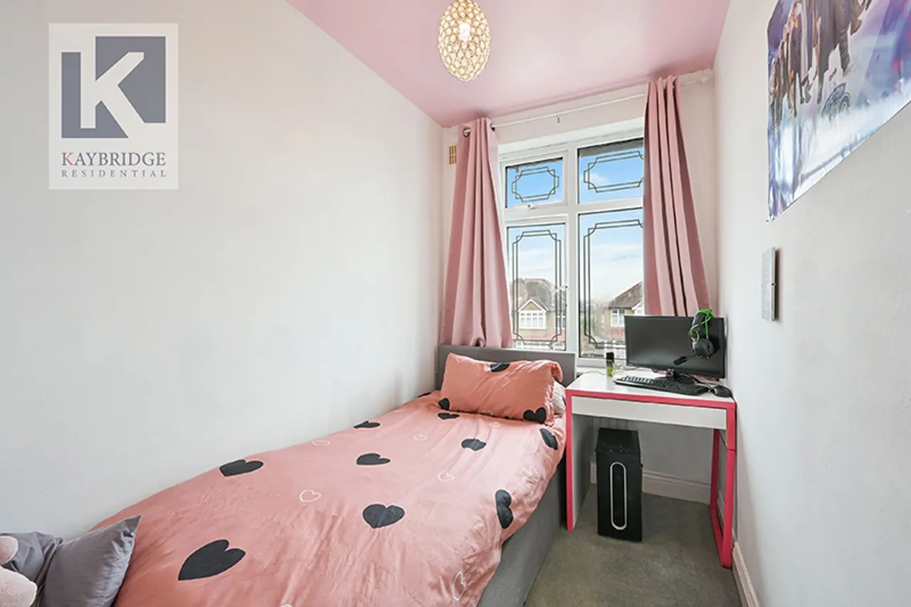 Stoneleigh Avenue, Worcester Park, KT4, photo 12