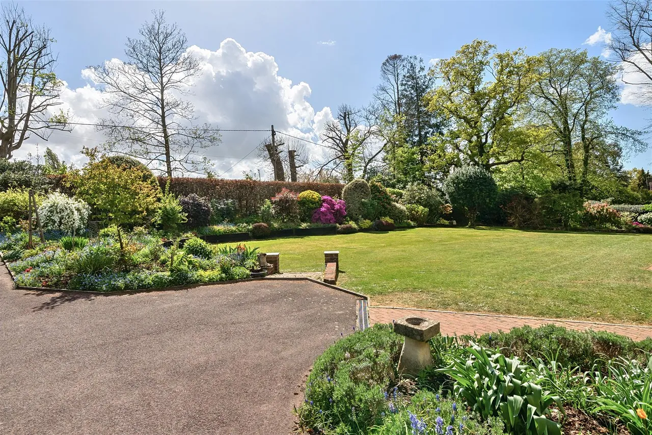 Salterns Lane, Old Bursledon, photo 28