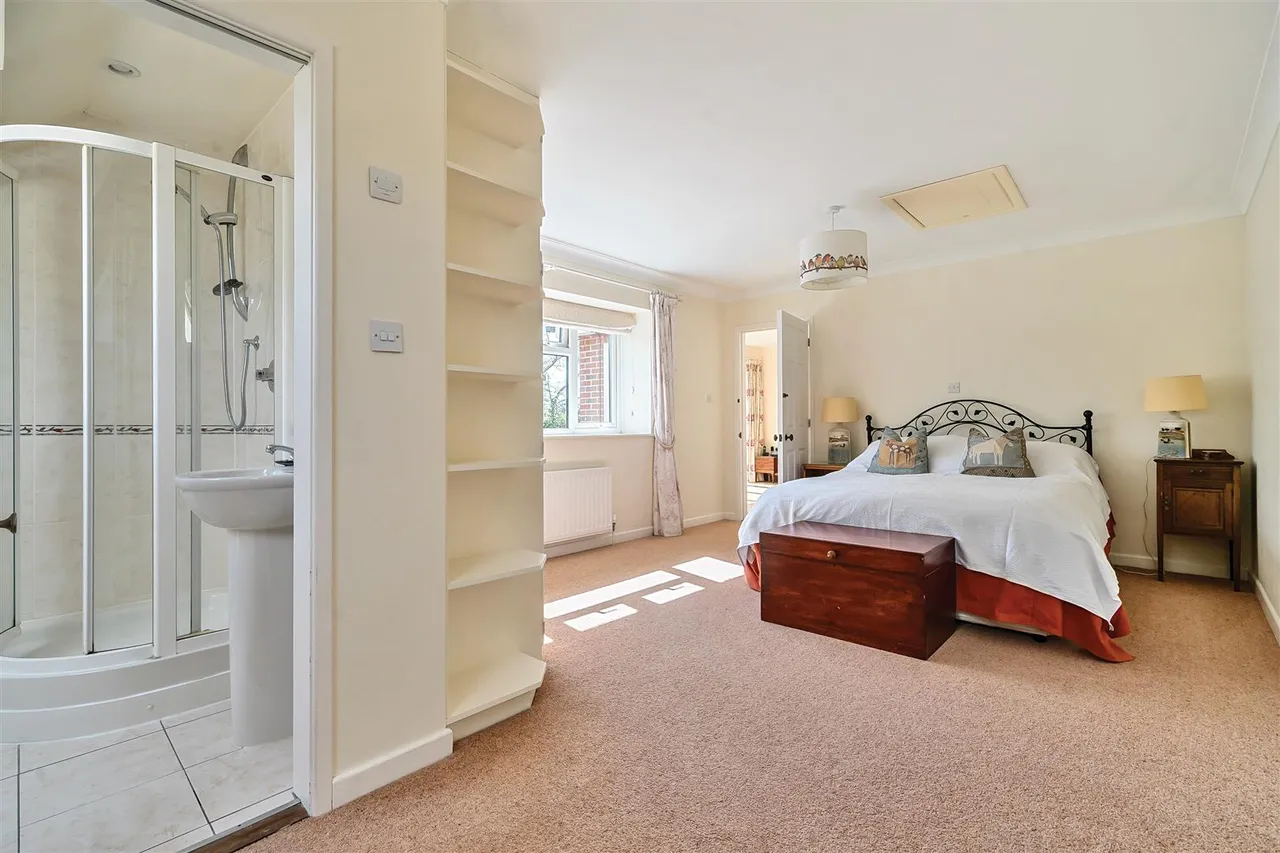 Salterns Lane, Old Bursledon, photo 21