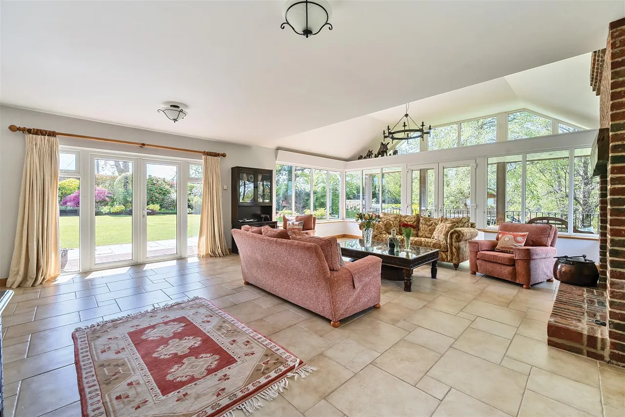 Salterns Lane, Old Bursledon, photo 13