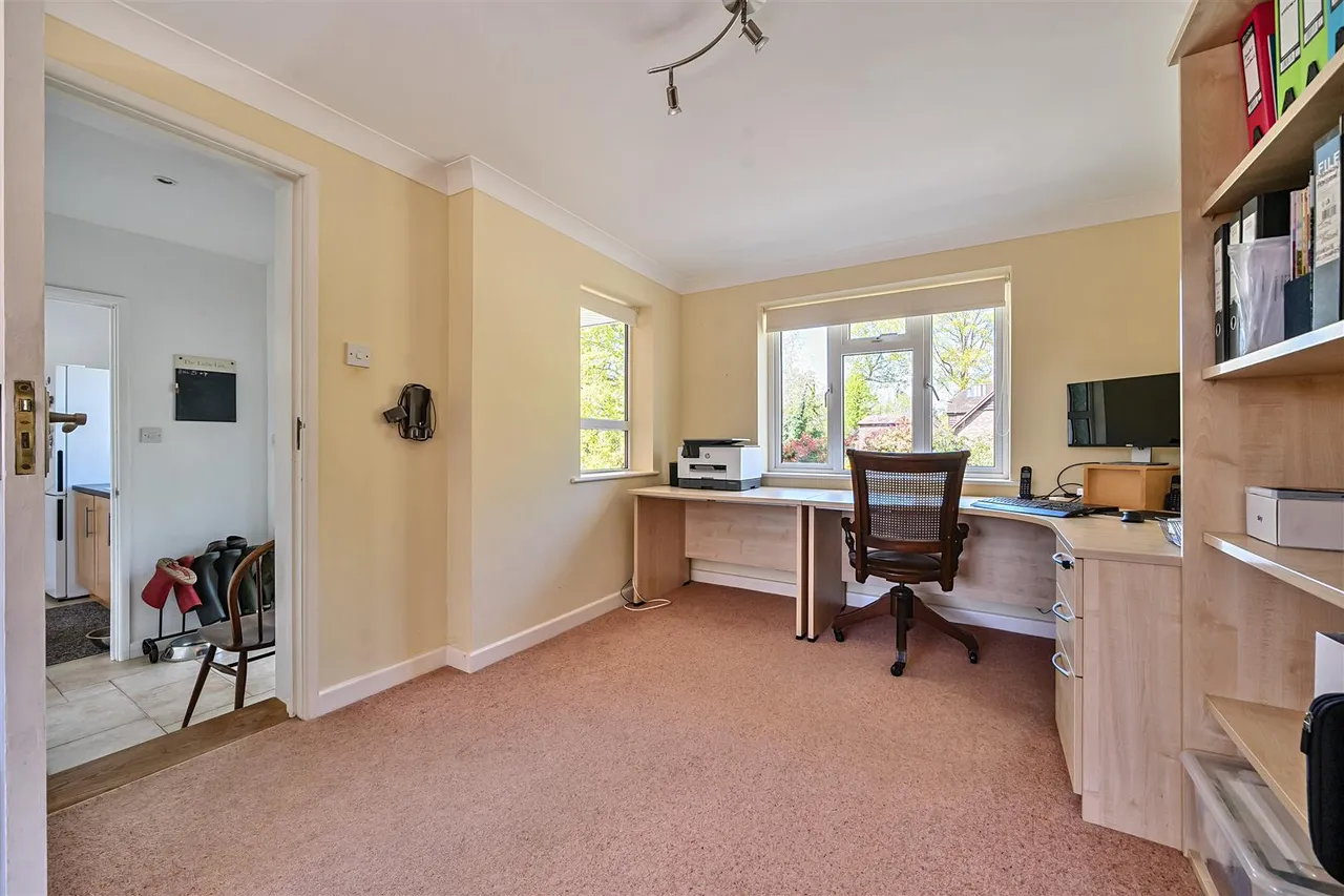 Salterns Lane, Old Bursledon, photo 16