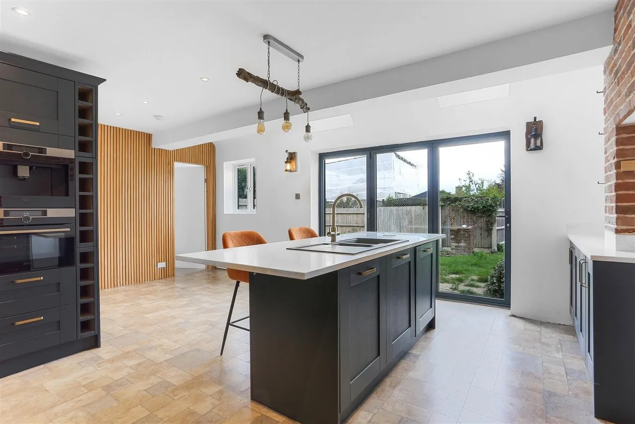 Chanton Drive, Ewell, Epsom, KT17 3DN, photo 9