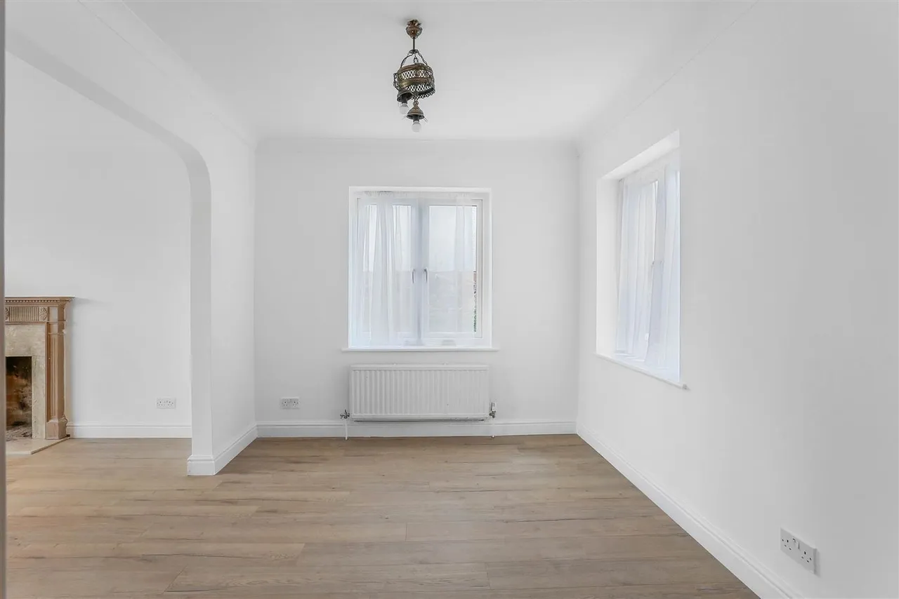 Chanton Drive, Ewell, Epsom, KT17 3DN, photo 8