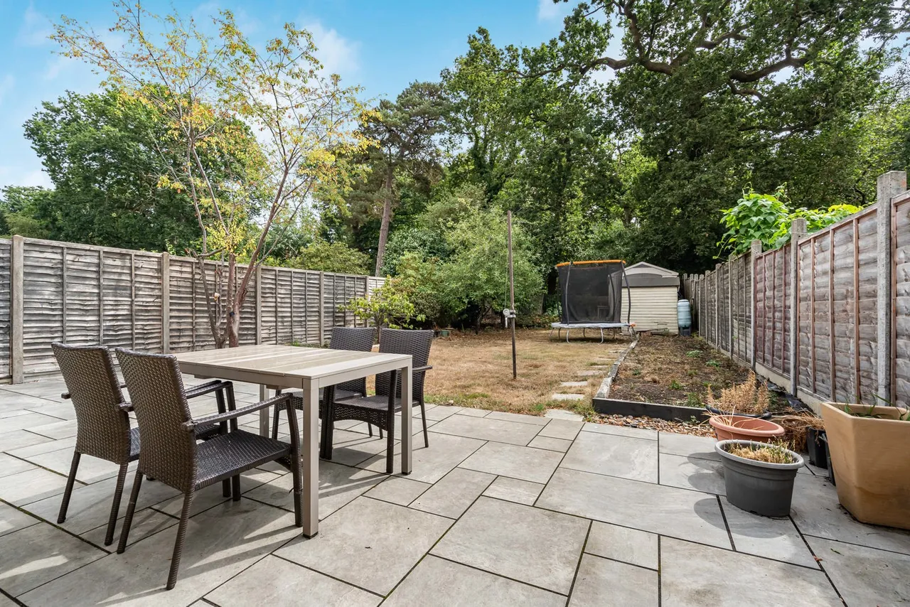 Broomfield Road, New Haw, KT15, photo 17