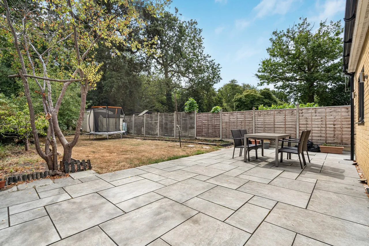 Broomfield Road, New Haw, KT15, photo 4