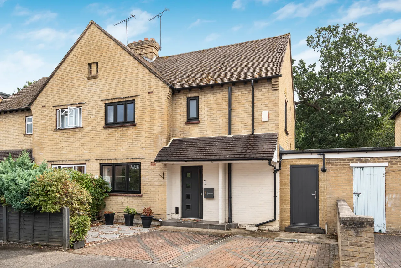 Broomfield Road, New Haw, KT15, photo 19