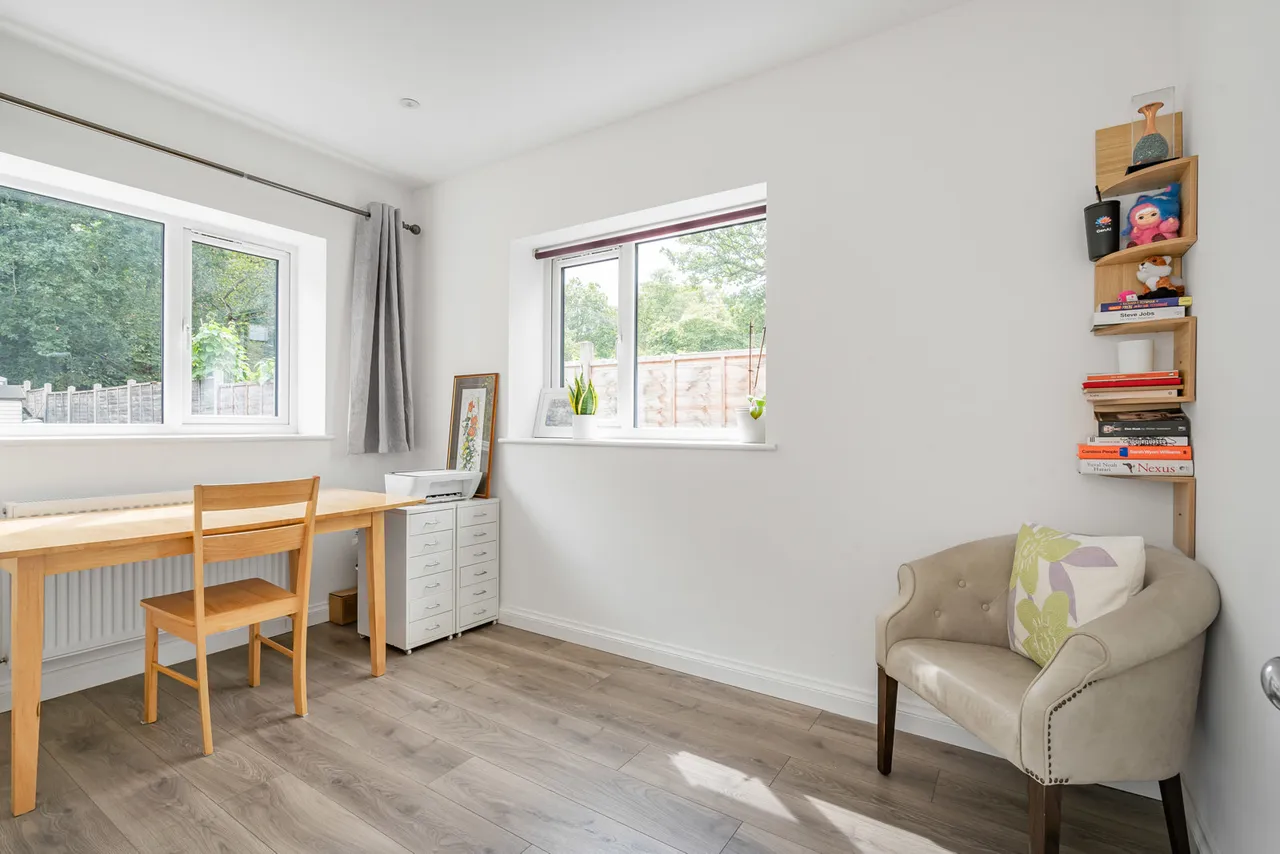 Broomfield Road, New Haw, KT15, photo 8