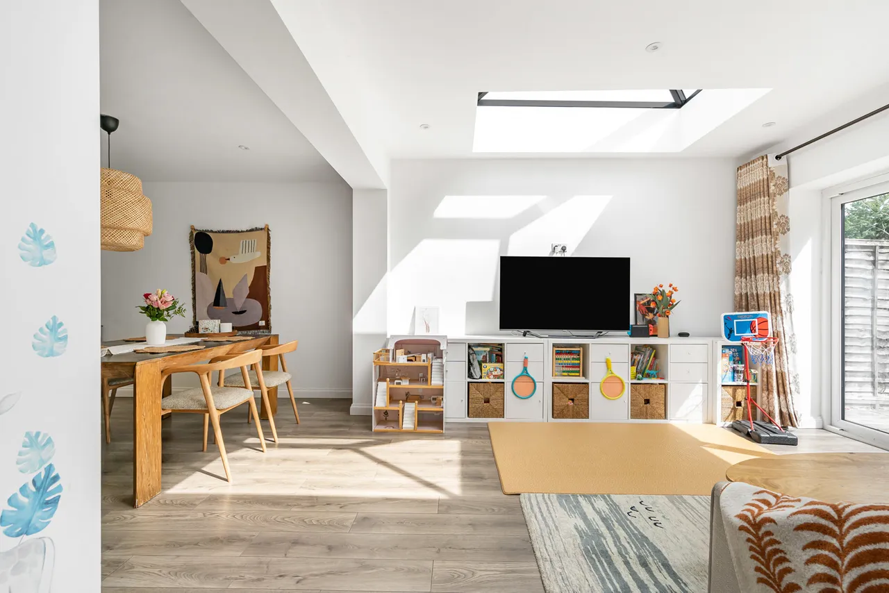 Broomfield Road, New Haw, KT15, photo 3