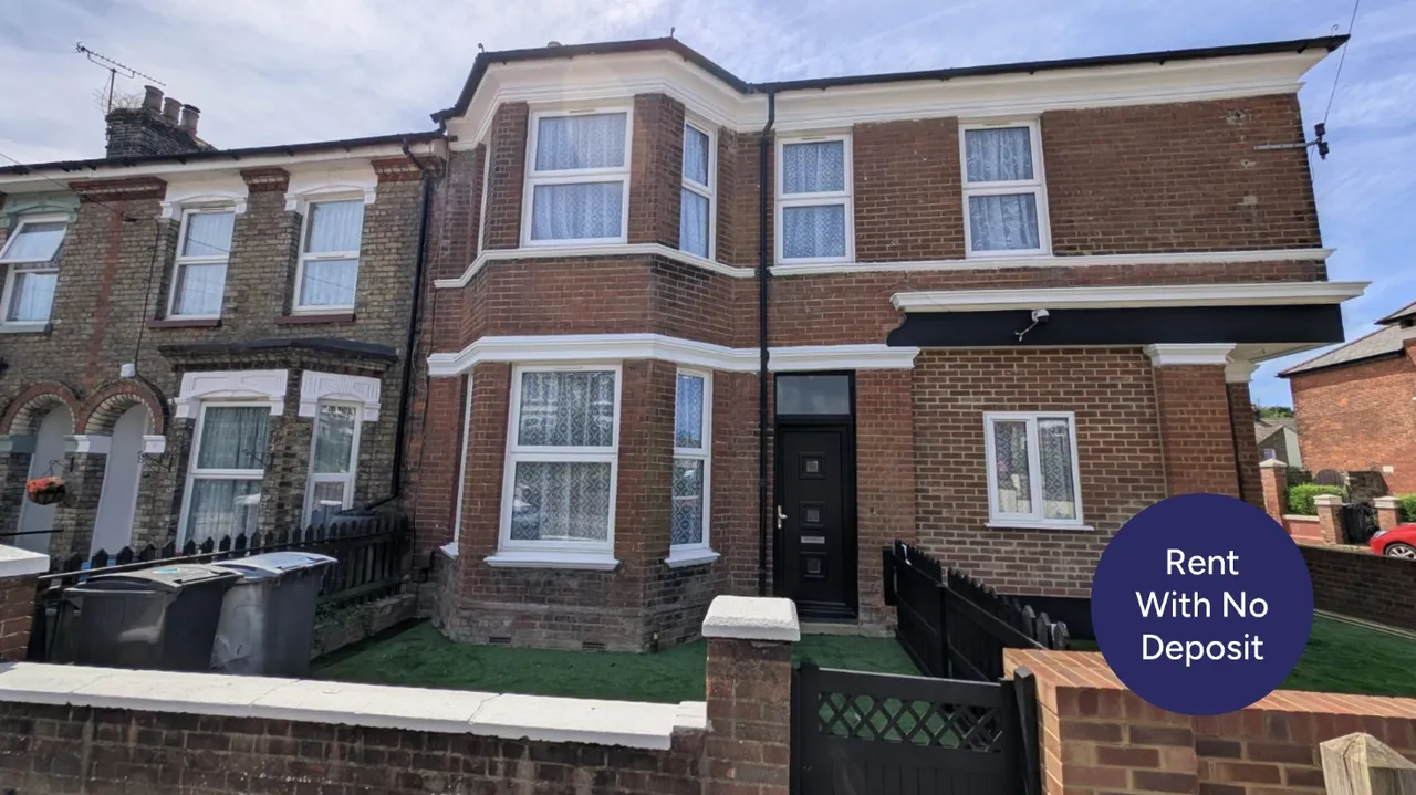 2 bed house to rent, Buckland Avenue, Dover, CT16