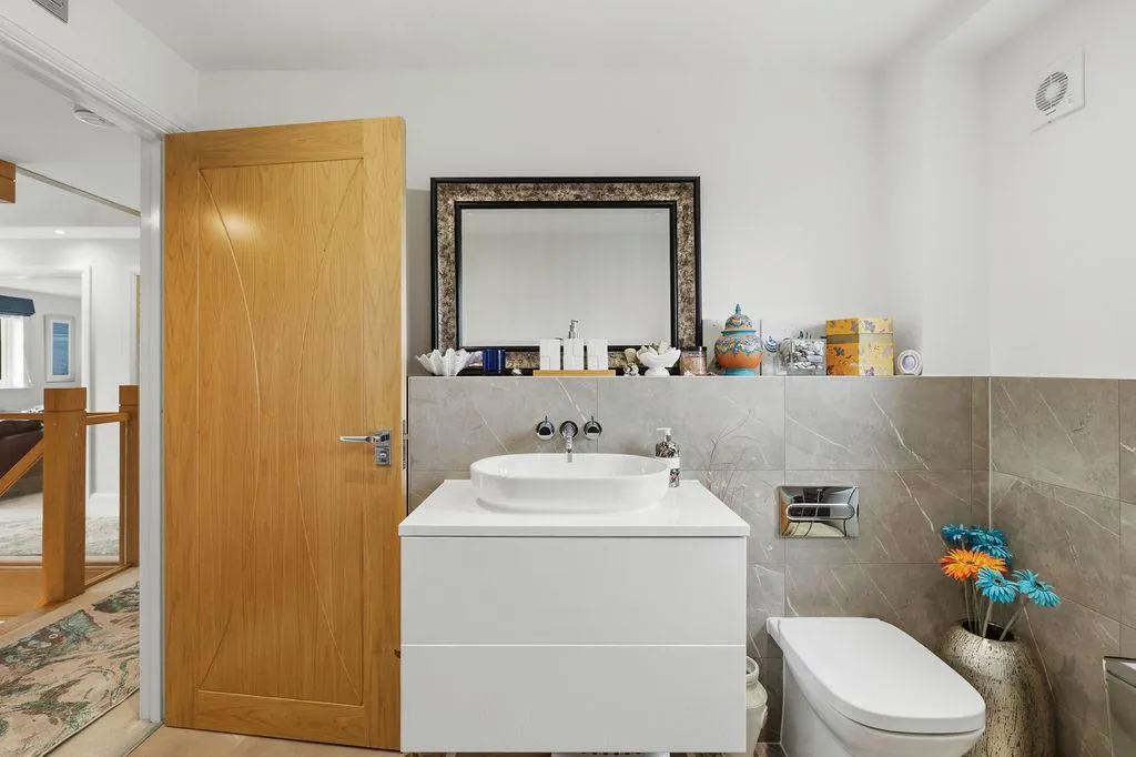 Beaumont Grove, Upper Killay, SA2, photo 24
