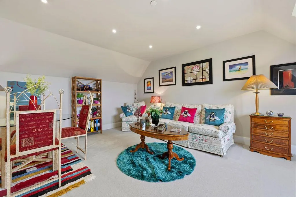 Beaumont Grove, Upper Killay, SA2, photo 35